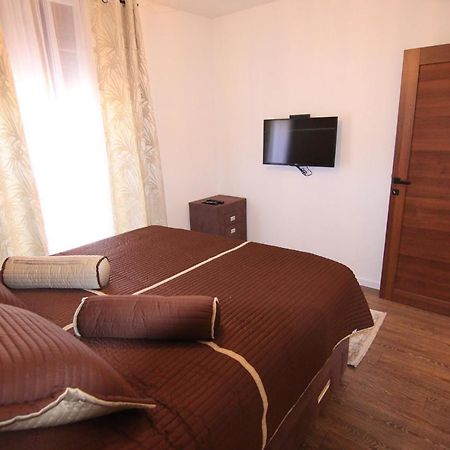 Apartmani Fantasia Cetinje Exterior photo