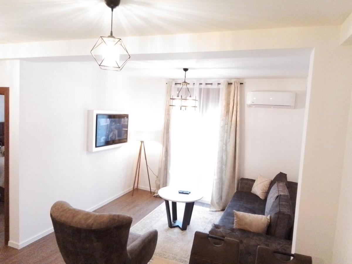 Apartmani Fantasia Cetinje Exterior photo