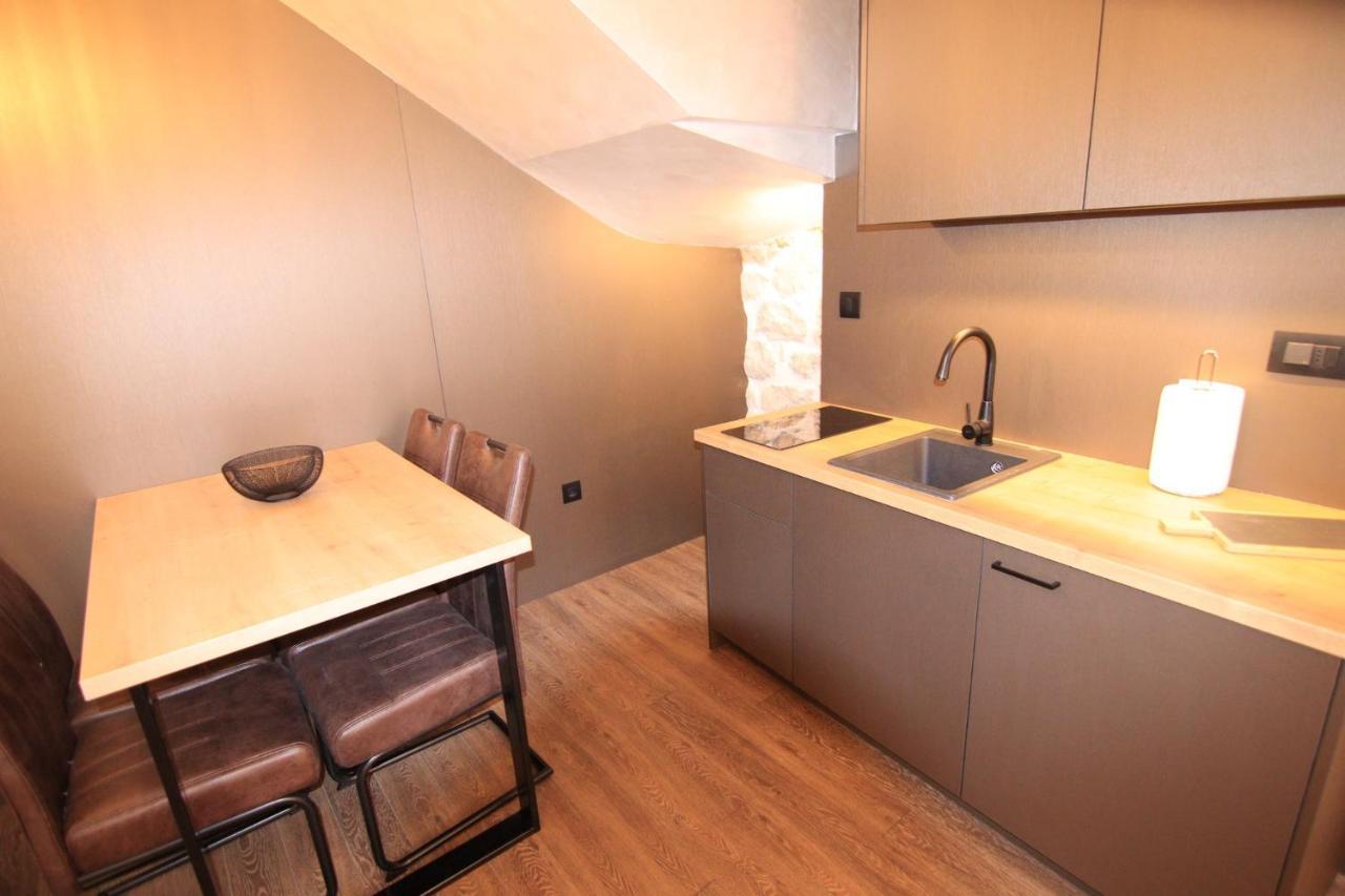 Apartmani Fantasia Cetinje Exterior photo