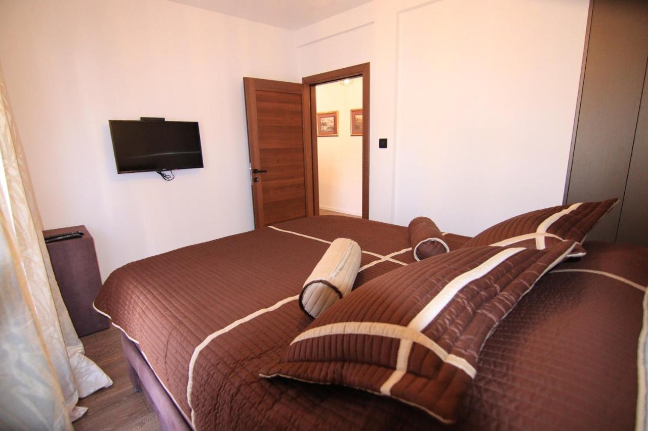 Apartmani Fantasia Cetinje Exterior photo