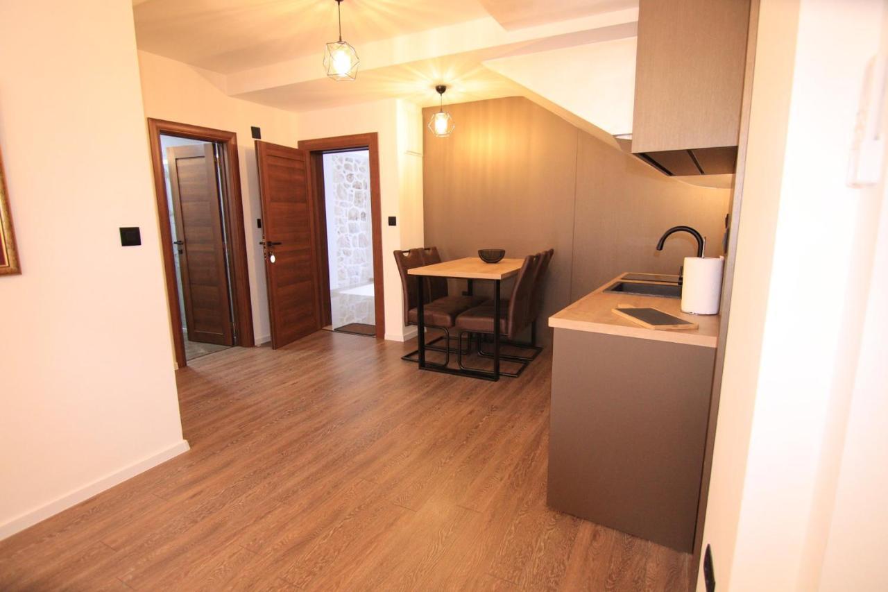 Apartmani Fantasia Cetinje Exterior photo