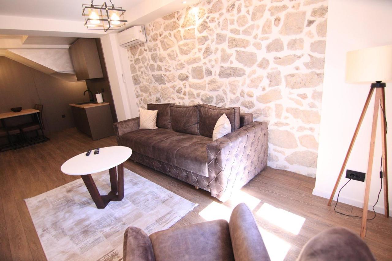 Apartmani Fantasia Cetinje Exterior photo