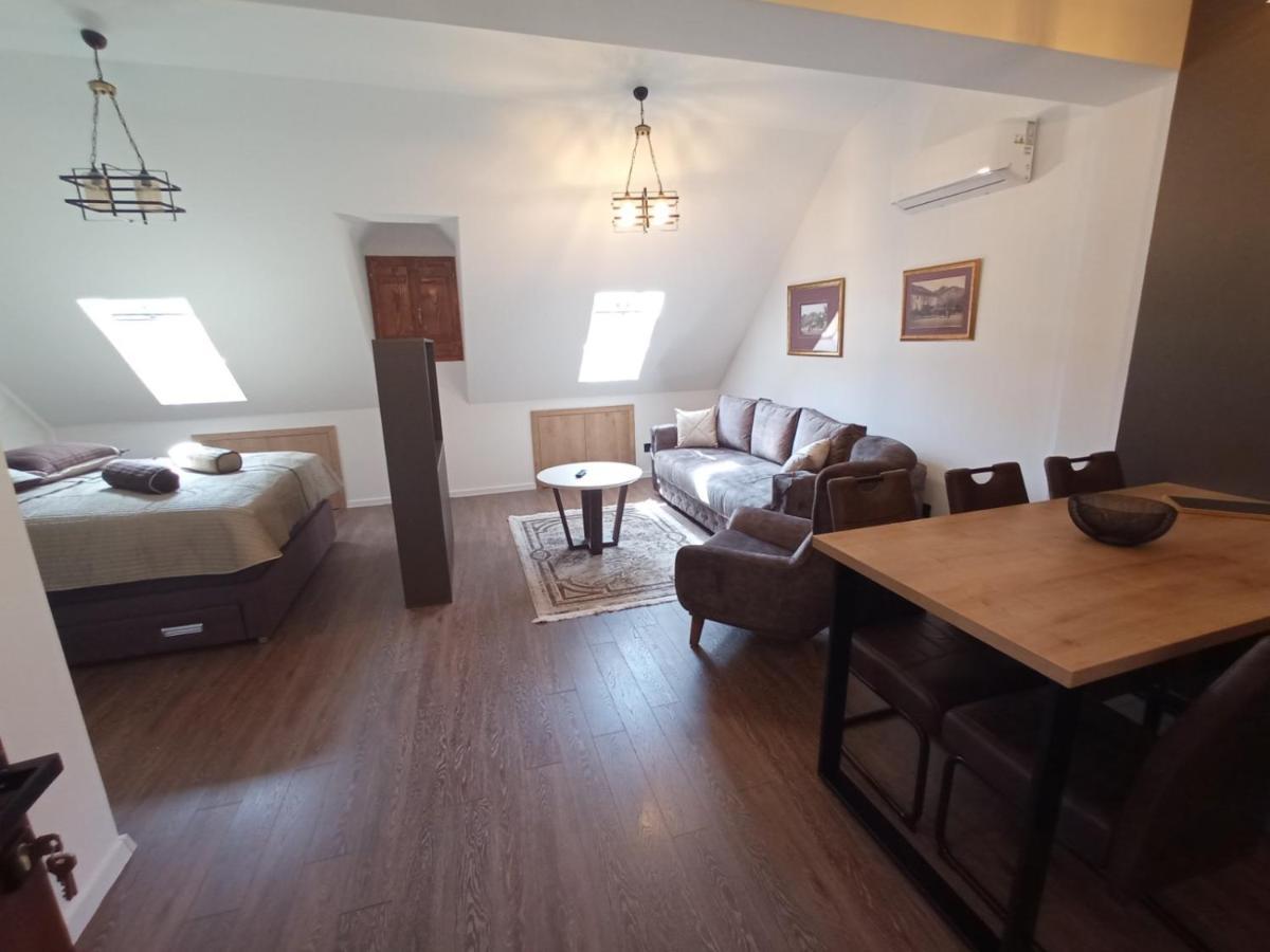 Apartmani Fantasia Cetinje Exterior photo