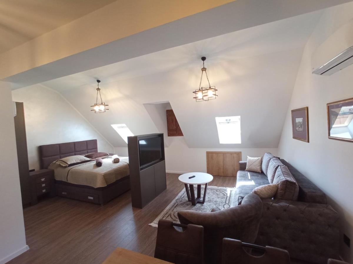 Apartmani Fantasia Cetinje Exterior photo