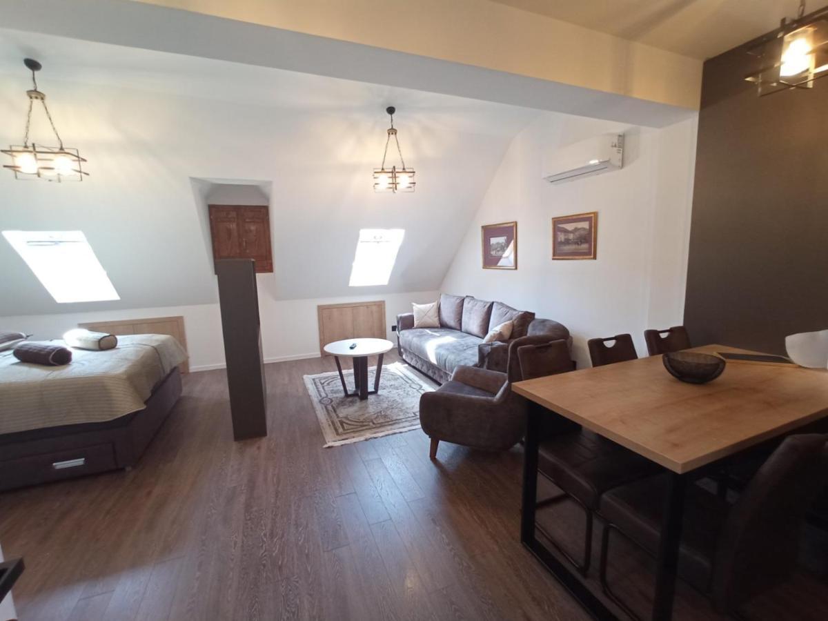Apartmani Fantasia Cetinje Exterior photo